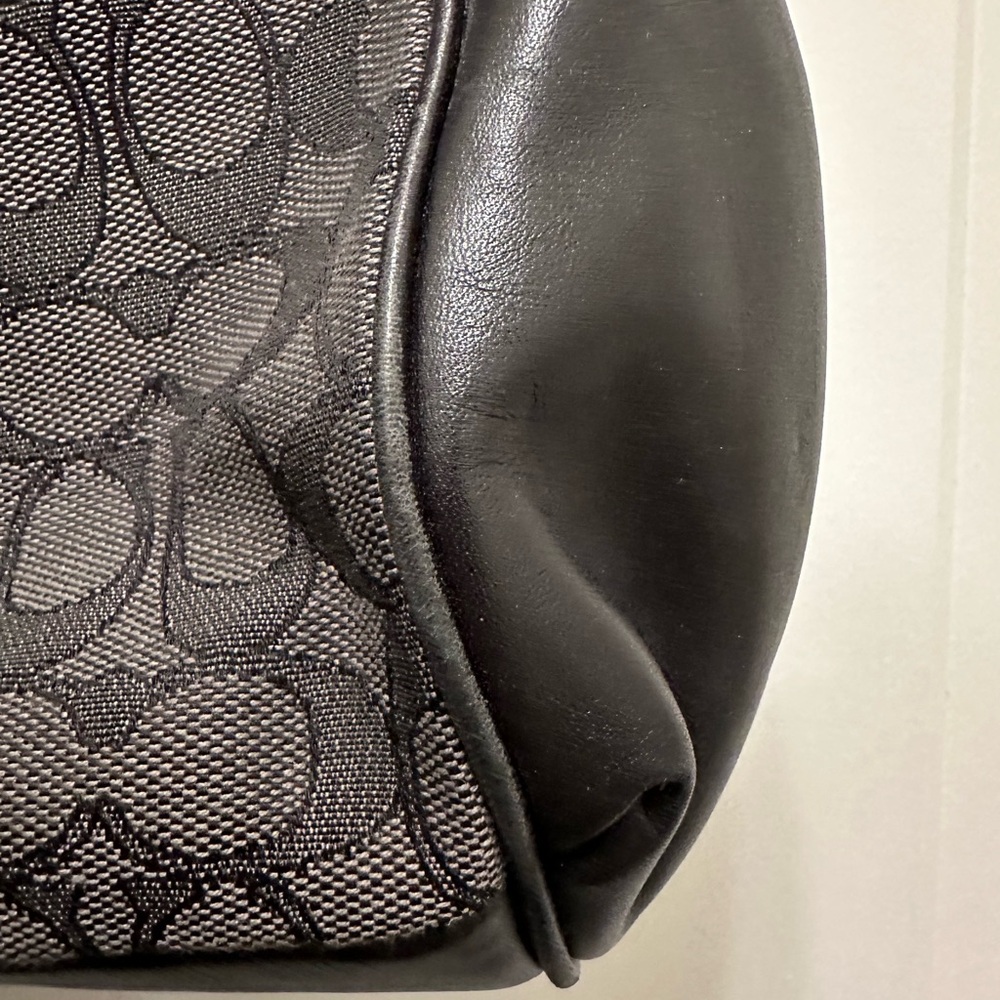 Coach Lexi Purse F58712 | Coach handbag | Coach black logo shoulder bag - Picture 12 of 12